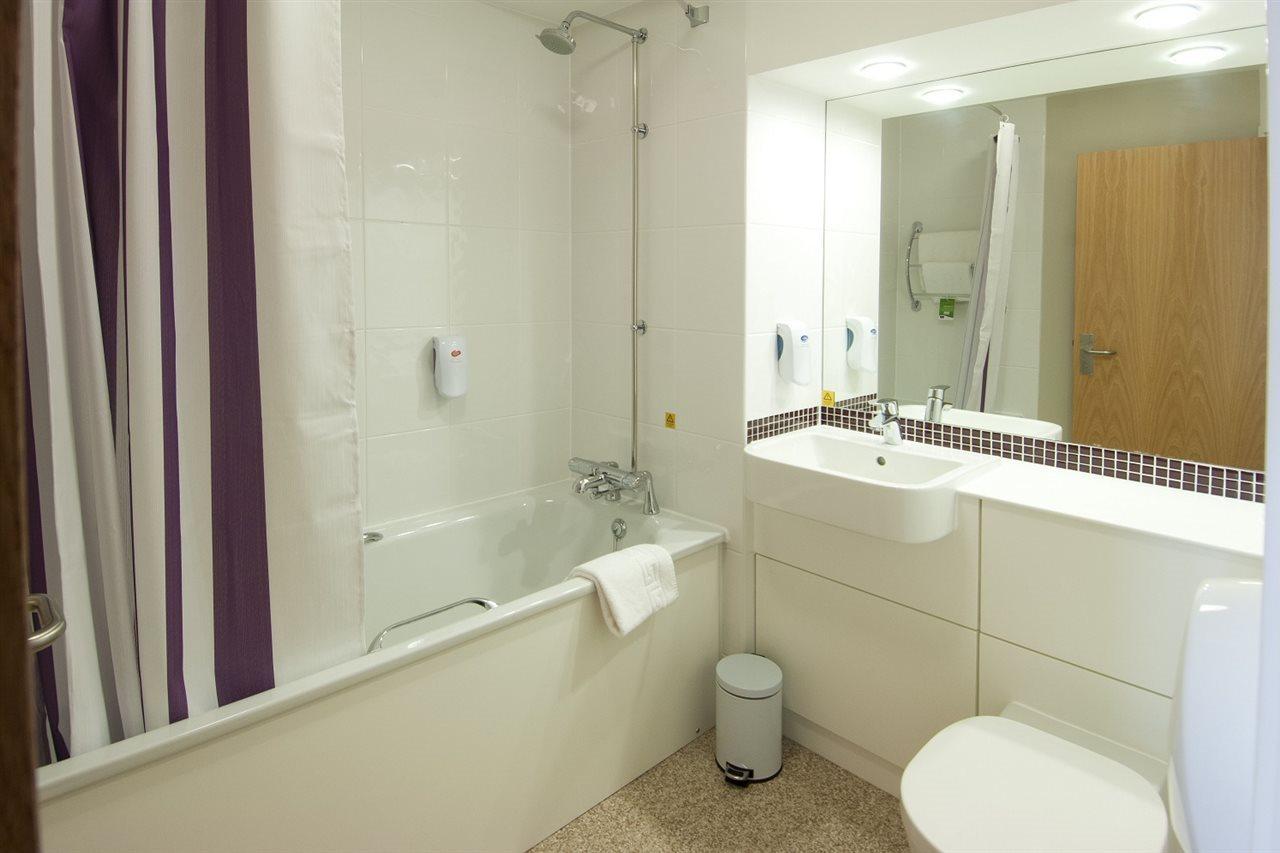 Premier Inn Bicester Exterior photo