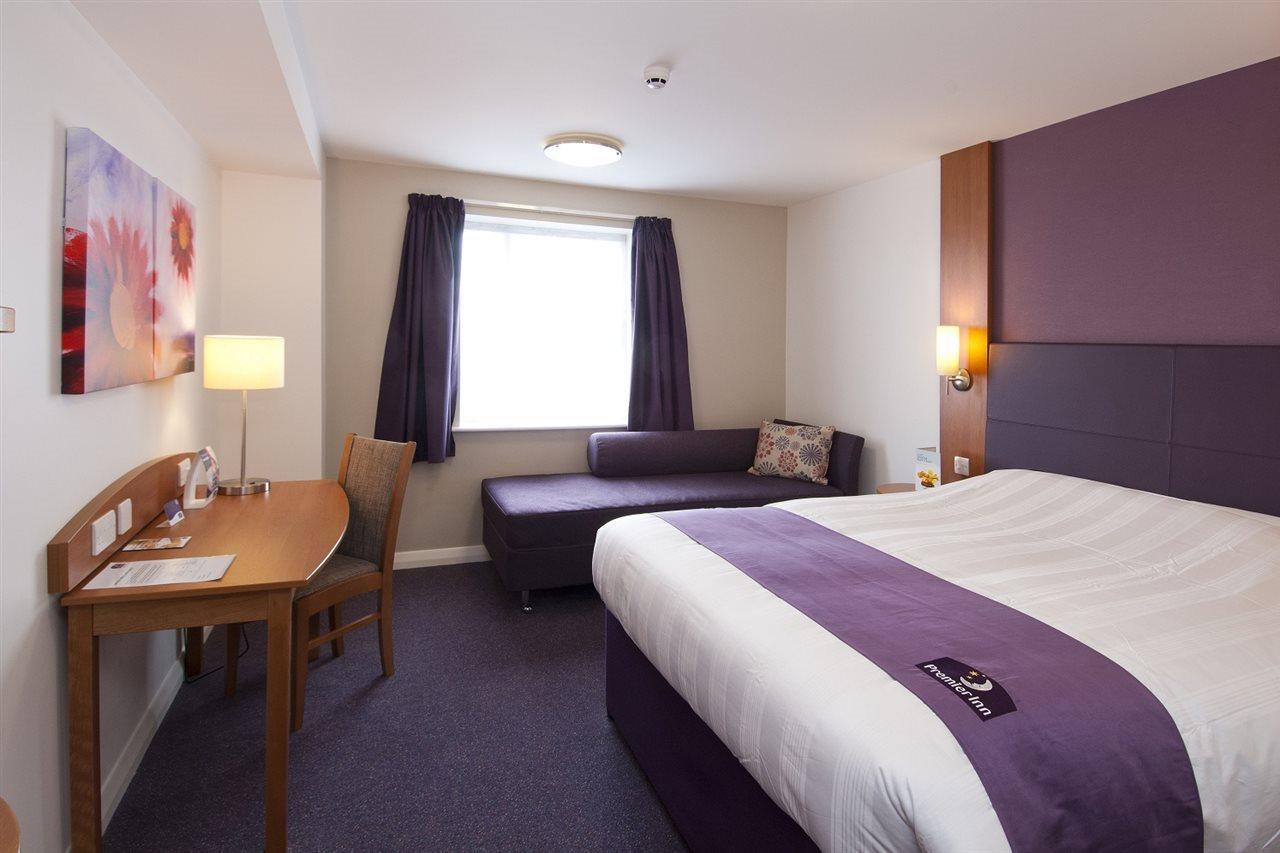 Premier Inn Bicester Exterior photo