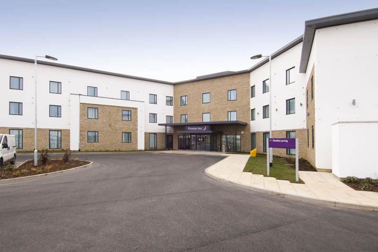 Premier Inn Bicester Exterior photo