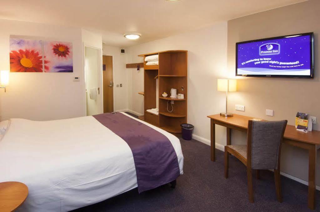Premier Inn Bicester Exterior photo
